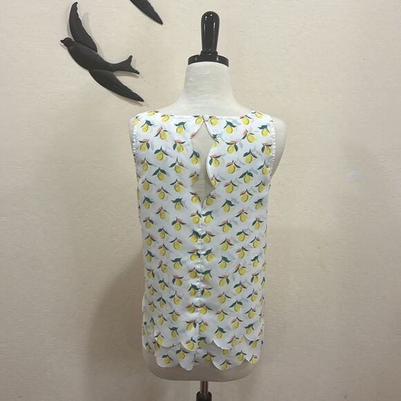 Maison Jules Lemon Print Sleeveless Blouse with Scalloped Hem - S - Picture 4 of 11